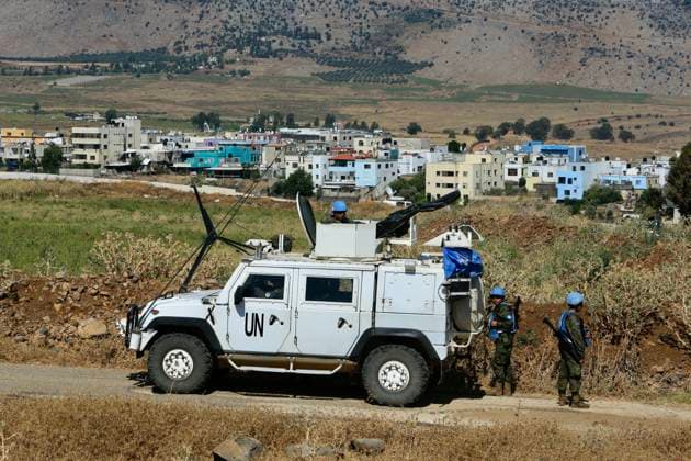 Bilder des Jahres 2023, News 07 Juli News Themen der Woche KW27 Libanon, UN Beobachtermission UNIFIL an der Grenze zu Israel (230706) -- AL-WAZZANI, July 6, 2023 -- UNIFIL soldiers patrol along a road near the Lebanese-Israeli border in the town of Al-Wazzani, Lebanon, on July 6, 2023. The United Nations Interim Force in Lebanon (UNIFIL) said on Thursday that its chief is in contact with authorities of Israel and Lebanon to prevent further escalation following their exchange of shelling on the border earlier in the day. (Photo by Xinhua) LEBANON-AL-WAZZANI-ISRAEL-TENSION-UNIFIL AlixHashisho 