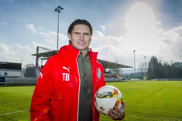 <p>25.02.2016 - Thomas Brdaric ist Trainer beim TSV Steinbach bei Haiger Burbach. Ein Portrait des Übungsleiters, der die Mannschaft umgekrempelt und neu aufgestellt hat. Copyright: MATTHIASxGRABEN
