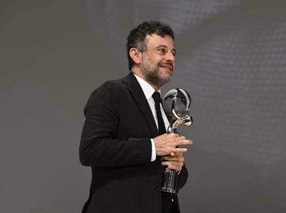 The last day of the 57th Karlovy Vary International Film Festival, July 8, 2023. Iranian-British director Babak Jalali receives the Directing Award for Fremont at the closing ceremony. (CTKxPhoto KaterinaxSulova) CTKPhotoP2023070805013  CTKPhotoP2023070805013