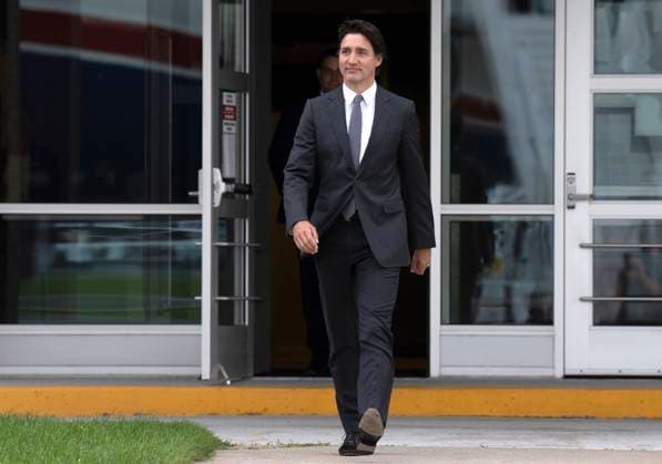 July 9, 2023, Ottawa, ON, Canada: Prime Minister Justin Trudeau boards a government plane in Ottawa, Sunday, July 9, 2023. Ottawa Canada  - ZUMAc35_ 20230709_zaf_c35_075 Copyright: xAdrianxWyldx