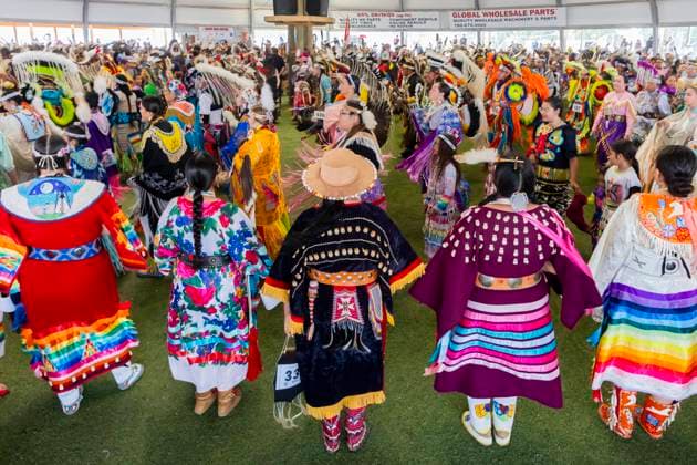 Enoch Cree Nation, Canada July 9, 2023 - Participants dance in traditional costumes called Regalia during the 29th Annual Enoch Cree Nation Pow Wow Competition on July 9, 2023 in Enoch Cree Nation, Canada. Pow Wow is the way native peoples come together to dance, sing, celebrate and honor traditions. From 1886 to 1951, the Canadian government banned the practice of Pow Wows ceremonies with the aim of assimilation. NATIVE, AUTOCHTONES D AMERIQUE, AMERINDIENS, FESTIVAL DE POW WOW, COMPETITION DE POWWOW, CULTURE CANADIENNE, CANADA, ALBERTA, EDMONTON, COSTUMES TRADITIONNELS, TRADITION, PREMIERES NATIONS, LIFESTYLES, INDIENS D AMERIQUE, EVENEMENT CULTUREL, IDENTITE, RESERVE, AMERIQUE DU NORD, PEUPLES, CELEBRATIONS, HERITAGE CULTUREL, DANSES, DA  Copyright: xVincentxIsorex