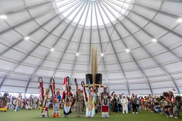 Enoch Cree Nation, Canada July 9, 2023 - Participants dance in traditional costumes called Regalia during the 29th Annual Enoch Cree Nation Pow Wow Competition on July 9, 2023 in Enoch Cree Nation, Canada. Pow Wow is the way native peoples come together to dance, sing, celebrate and honor traditions. From 1886 to 1951, the Canadian government banned the practice of Pow Wows ceremonies with the aim of assimilation. NATIVE, AUTOCHTONES D AMERIQUE, AMERINDIENS, FESTIVAL DE POW WOW, COMPETITION DE POWWOW, CULTURE CANADIENNE, CANADA, ALBERTA, EDMONTON, COSTUMES TRADITIONNELS, TRADITION, PREMIERES NATIONS, LIFESTYLES, INDIENS D AMERIQUE, EVENEMENT CULTUREL, IDENTITE, RESERVE, AMERIQUE DU NORD, PEUPLES, CELEBRATIONS, HERITAGE CULTUREL, DANSES, DA  Copyright: xVincentxIsorex