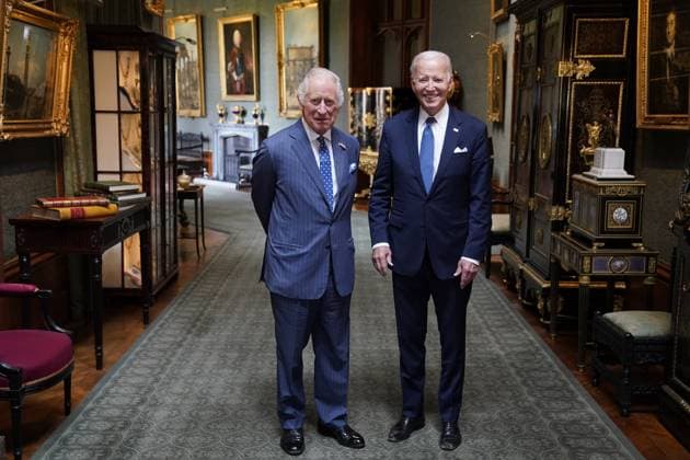 Entertainment Themen der Woche KW28 Entertainment Bilder des Tages President Biden visit to the UK King Charles III and US President Joe Biden in the Grand Corridor at Windsor Castle, Berkshire, during President Biden s visit to the UK., Credit:Andrew Matthews Avalon UK, Windsor  Copyright: xAndrewxMatthewsx xAvalonx 0788313216