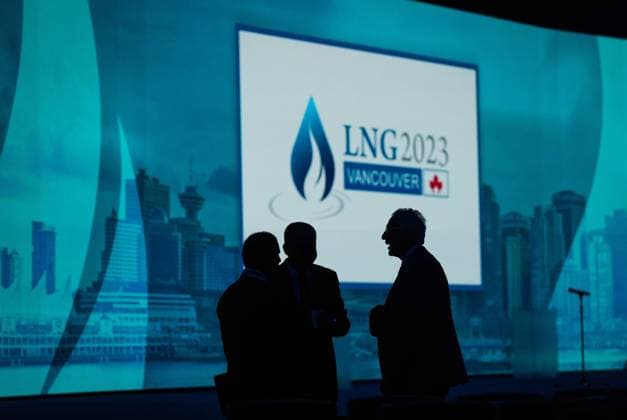 July 10, 2023, VANCOUVER, BC, CANADA: Delegates are silhouetted before the start of the LNG2023 conference, in Vancouver, B.C., Monday, July 10, 2023. VANCOUVER CANADA  - ZUMAc35_ 20230710_zaf_c35_134 Copyright: xDarrylxDyckx