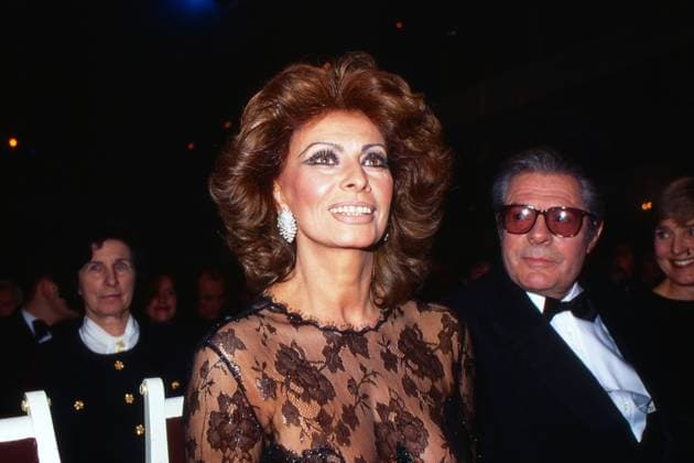 Sophia Loren, italienische Filmschauspielerin, mit Kollege Marcello Mastroianni, beide erhalten die Goldene Kamera für ihr Lebenswerk, hier bei der Verleihung der Goldenen Kamera in Berlin, Deutschland 1995. Copyright: HartwigxValdmanis Nur redaktionelle Nutzung. Editorial usage only. VAL_720001880