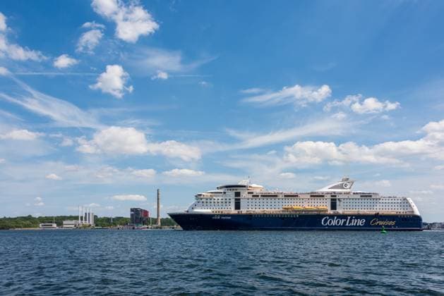 Kiel, Deutschland, 11. Juli 2023, Sprengung des alten Kesselhauses vom ehemaligen Kieler Kohlekraftwerk. Unplanmäßig blieb die alte Anlage zur Rauchgasentstickung stehen *** Kiel, Germany, July 11, 2023, blasting of the old boiler house from the former Kiel coal-fired power plant Unscheduled stop of the old flue gas denitrification plant