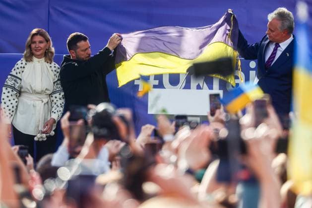 July 11, 2023, Vilnius, Lithuania: The President of Ukraine Volodymyr Zelenskyy, his wife Olena Zelenska and the President of Lithuania Gitanas Nauseda attend Raising the Flag for Ukraine in NATO event and concert in Vilnius, Lithuania on July 11, 2023. President Zelenskyy arrived to Lithuania to attend NATO Summit in Vilnius and support Ukraine in becoming a member of NATO Vilnius Lithuania - ZUMAz156 20230711_zip_z156_013 Copyright: xBeataxZawrzelx
