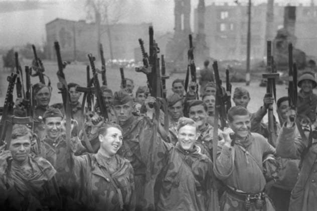 Great Patriotic War 6058602 20.06.1944 Great Patriotic War (1941-1945). Soviet troops in the liberated Vyborg. Leningrad Front. Ryumkin Vyborg Leningrad region Russia  Copyright: xRyumkinx