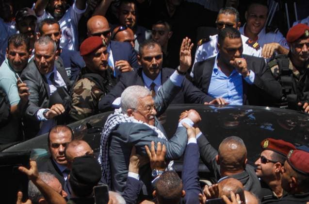 News Themen der Woche KW28 News Bilder des Tages July 12, 2023, Jenin, West bank, Palestine: Palestinian president Mahmud Abbas (C) arrives to the Jenin camp, north of the occupied West Bank in a landmark visit, a week after the largest Israeli raid there in years. Jenin Palestine - ZUMAs197 20230712_zaa_s197_062 Copyright: xNasserxIshtayehx
