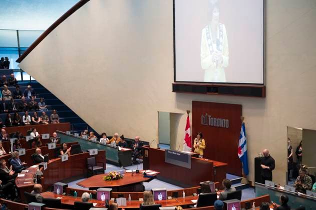 July 12, 2023, Toronto, ON, CANADA: Newly elected Mayor Olivia Chow receives a round of applause during her Declaration of Office Ceremony at Toronto City Hall, on Wednesday, July 12, 2023. Toronto CANADA  - ZUMAc35_ 20230712_zaf_c35_082 Copyright: xTijanaxMartinx