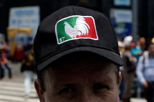 Third peaceful national march Animal welfare with science in Mexico City July 13, 2023, Mexico City, Mexico: Workers and businessmen in the fighting cock, bullfighting and hunting industry demand that the government of Mexico City and the Government of Mexico not promote laws that end their companies and sources of employment, during the third march called Animal welfare with science in the Zocalo in Mexico City. on July 13, 2023 in Mexico City, Mexico (Photo by Luis Barron Eyepix Group). Copyright: xLuisxBarronx xEyepixxGroupx LB_20230713_GALLOS6
