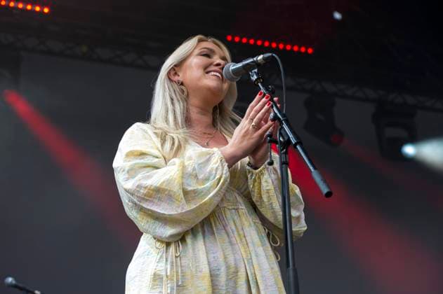 The Wandering Hearts at Kew The Music Festival The Wandering Hearts performing live at Kew The Music Festival in Kew Garden, London on13th July 2023. Tara Wilcox (vocals), Francesca Chess Whiffin (vocals, mandolin), A.J. Dean (vocals, acoustic guitar)., Credit:Zoran Veselinovic Avalon UK, London, Kew Garden  Copyright: xZoranxVeselinovicx xAvalonx 0788976003