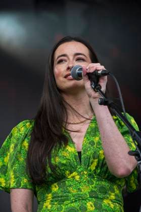 The Wandering Hearts at Kew The Music Festival The Wandering Hearts performing live at Kew The Music Festival in Kew Garden, London on13th July 2023. Tara Wilcox (vocals), Francesca Chess Whiffin (vocals, mandolin), A.J. Dean (vocals, acoustic guitar)., Credit:Zoran Veselinovic Avalon UK, London, Kew Garden  Copyright: xZoranxVeselinovicx xAvalonx 0788976013