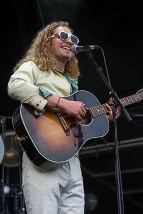 The Wandering Hearts at Kew The Music Festival The Wandering Hearts performing live at Kew The Music Festival in Kew Garden, London on13th July 2023. Tara Wilcox (vocals), Francesca Chess Whiffin (vocals, mandolin), A.J. Dean (vocals, acoustic guitar)., Credit:Zoran Veselinovic Avalon UK, London, Kew Garden  Copyright: xZoranxVeselinovicx xAvalonx 0788976015