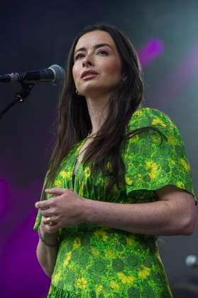 The Wandering Hearts at Kew The Music Festival The Wandering Hearts performing live at Kew The Music Festival in Kew Garden, London on13th July 2023. Tara Wilcox (vocals), Francesca Chess Whiffin (vocals, mandolin), A.J. Dean (vocals, acoustic guitar)., Credit:Zoran Veselinovic Avalon UK, London, Kew Garden  Copyright: xZoranxVeselinovicx xAvalonx 0788976019
