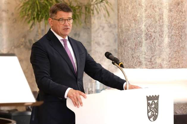 Boris Rhein beim Festakt zur Verleihung der Hessischen Pflegemedaille im Schloss Biebrich. Wiesbaden, 13.07.20233 *** Boris Rhein at the ceremony for the award of the Hessian Nursing Medal in Biebrich Castle Wiesbaden, 13 07 20233 Foto:xP.xBackx xFuturexImage