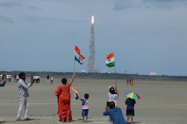 Bilder des Jahres 2023, News 07 Juli News Themen der Woche KW28 News Bilder des Tages July 14, 2023, Sriharikota, Andhra Pradesh, India: Chandran - 3, Indias 3rd Lunar Exploration Mission took off at at 2.35 Pm (IST) Successfully in forth operational mission(M4) of LVM3 launcher..ISRO - Indian Space and Research Organisation is crossing new frontiers by demonstrating soft landing lunar surface by its lunar module and demonstrate roving on the lunar terrain.It is expected to be supportive to ISROÃ¢â‚¬â ¢s interplanatary missions. Sriharikota India - ZUMAs280 20230714_zsp_s280_022 Copyright: xSeshadrixSukumarx