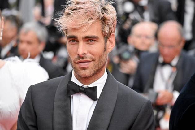 Cannes Top Gun Maverick Premiere JR Jon Kortajarena attending the premiere of the movie Top Gun 2 Maverick during the 75th Cannes Film Festival in Cannes, France on May 18, 2022. Photo by Julien Reynaud APS-Medias ABACAPRESSS.COM Cannes France  Copyright: xReynaudxJulien APS-Medias ABACAx 810247_130 ReynaudxJulien APS-Medias ABACAx 810247_130 