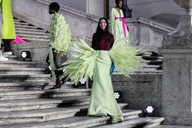 Valentino Fashion Show - Rome Mariacarla Boscono walks the catwalk of Valentino fashion show, held at TrinitÃ dei Monti step, on July 8, 2022 in Rome, Italy. Photo by Marco Piovanotto ABACAPRESS.COM Rome Italy  Copyright: xPiovanottoxMarco ABACAx 817039_015 PiovanottoxMarco ABACAx 817039_015 
