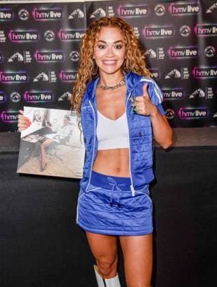 Bilder des Jahres 2023, Entertainment 07 Juli Entertainment Themen der Woche KW28 Entertainment Bilder des Tages Rita Ora signs copies of her new album at HMV Vaults Birmingham Rita Ora signs copies of her new album at HMV Vaults Birmingham, Credit:Jules Annan Avalon  Copyright: xJulesxAnnanx xAvalonx 0789457470