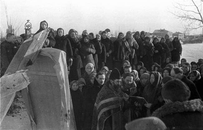 WWII PRIEST BELIEVERS STREET 415 06.03.1943 An Orthodox priest holding a divine service in Gzhatsk in honor of the town s liberation. Nikolai Sputnik Gzhatsk Smolensk region Russia  Copyright: xNikolaix