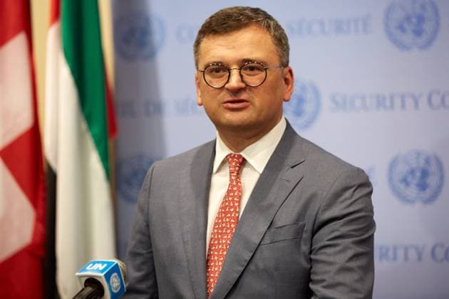 News Bilder des Tages July 17, 2023, New York, New York, USA: Ukraine Minister of Foreign Affairs, H.E. Mr. Dmytro Kuleba addresses the press outside of the UN Security Council New York USA - ZUMAs237 20230717_zap_s237_004 Copyright: xMarkxJ.xSullivanx