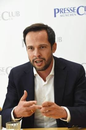 Martin Hagen FDP MdL Fraktionsvorsitzender Muenchen 19.07.2024 Presseclub Muenchen BVMW Bayern Diskussionsrunde der bayerischen Spitzenkandidaten: Was sind die Plaene der Parteien fuer den Mittelstand Muenchen *** Martin Hagen FDP MdL Parliamentary Party Leader Munich 19 07 2024 Presseclub Muenchen BVMW Bayern Discussion round of top Bavarian candidates What are the parties plans for SMEs Munich