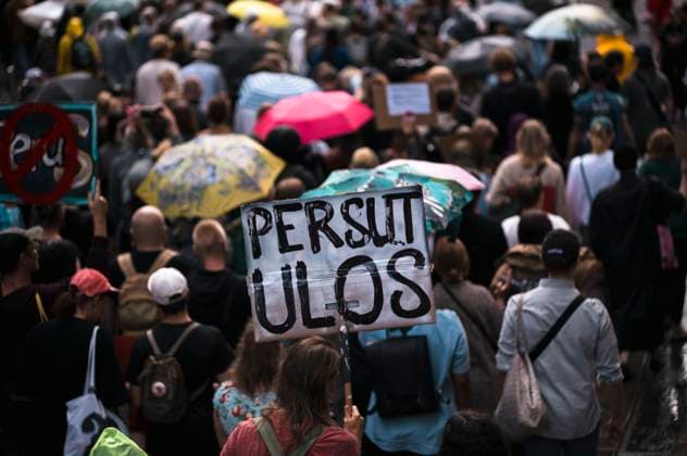 News Bilder des Tages Thousands Rally In Central Helsinki Thousands rally in central Helsinki, on july 19, 2023, demanding Racists out of Government. The peaceful protest, organised by private individuals, principally calls for the resignation of Finance Minister Riikka Purra, in light of the resurgence of her controversial writings that have gained global attention. According to a recent news survey, 47% of Finns believe Purra should step down. Helsinki Finland  Copyright: xAnttixYrjonenx originalFilename: yrjonen-notitle230719_npoe1.jpg