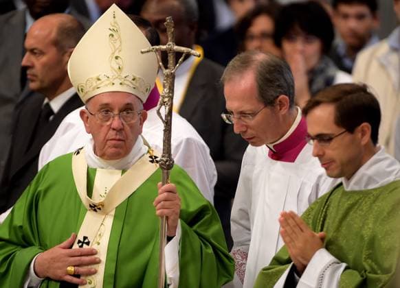 Pope Francis opens the Synod on the Family - Vatican Pope Francis opens the synod to discuss family life with a mass at St Peter s Basilica , Vatican on October 5, 2014. Pope Francis and more than 200 senior bishops are meeting to discuss some of the most controversial issues affecting the Catholic Church. They will be joined by lay Catholics to debate abortion, contraception, homosexuality and divorce. The extraordinary synod lasts two weeks. Photo by Eric Vandeville ABACAPRESS.COM Vatican Vatican (or Holy See)  Copyright: xVandevillexEric ABACAx 469426_021 VandevillexEric ABACAx 469426_021 