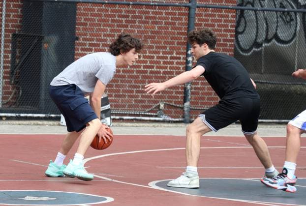 Adam Sandler and Timothee Chalamet Playing Basketball - NYC Actors Adam Sandler and Timothee Chalamet are playing basketball together with some friends in Soho, New York City, NY USA on July 20, 2023. Photo by Dylan Travis ABACAPRESS.COM New York City NY United States  Copyright: xDylanxTravis ABACAx 861442_032 DylanxTravis ABACAx 861442_032 