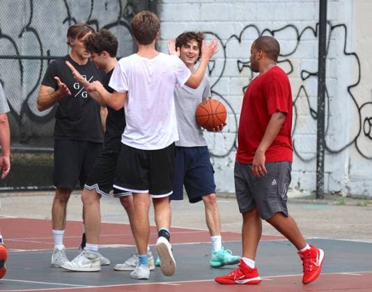 Adam Sandler and Timothee Chalamet Playing Basketball - NYC Actors Adam Sandler and Timothee Chalamet are playing basketball together with some friends in Soho, New York City, NY USA on July 20, 2023. Photo by Dylan Travis ABACAPRESS.COM New York City NY United States  Copyright: xDylanxTravis ABACAx 861442_041 DylanxTravis ABACAx 861442_041 