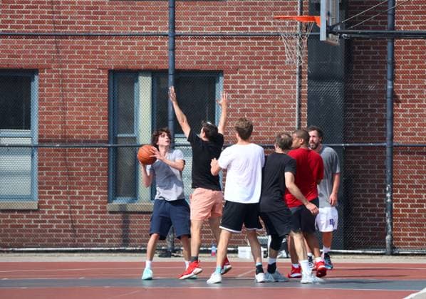 Adam Sandler and Timothee Chalamet Playing Basketball - NYC Actors Adam Sandler and Timothee Chalamet are playing basketball together with some friends in Soho, New York City, NY USA on July 20, 2023. Photo by Dylan Travis ABACAPRESS.COM New York City NY United States  Copyright: xDylanxTravis ABACAx 861442_053 DylanxTravis ABACAx 861442_053 