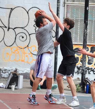 Adam Sandler and Timothee Chalamet Playing Basketball - NYC Actors Adam Sandler and Timothee Chalamet are playing basketball together with some friends in Soho, New York City, NY USA on July 20, 2023. Photo by Dylan Travis ABACAPRESS.COM New York City NY United States  Copyright: xDylanxTravis ABACAx 861442_063 DylanxTravis ABACAx 861442_063 
