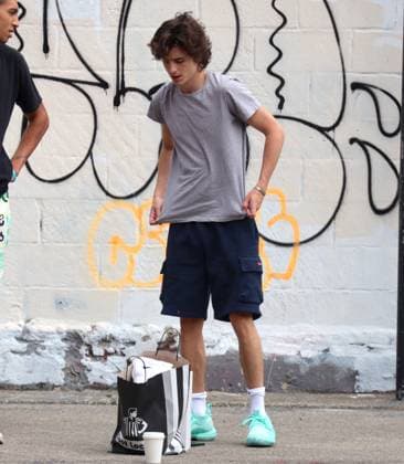 Adam Sandler and Timothee Chalamet Playing Basketball - NYC Actors Adam Sandler and Timothee Chalamet are playing basketball together with some friends in Soho, New York City, NY USA on July 20, 2023. Photo by Dylan Travis ABACAPRESS.COM New York City NY United States  Copyright: xDylanxTravis ABACAx 861442_064 DylanxTravis ABACAx 861442_064 