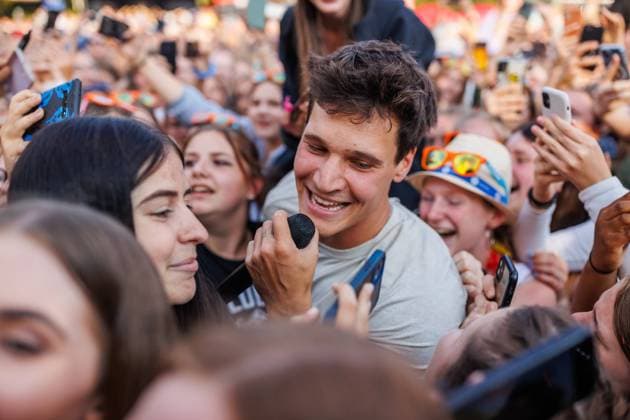 SR Ferien Open Air, 21 07 2023 Wincent Weiss takes a dip in the crowd, SR Ferien Open Air, 21 07 2023 Copyright: xEibner-Pressefoto AlexanderxNeisx EP_ANS