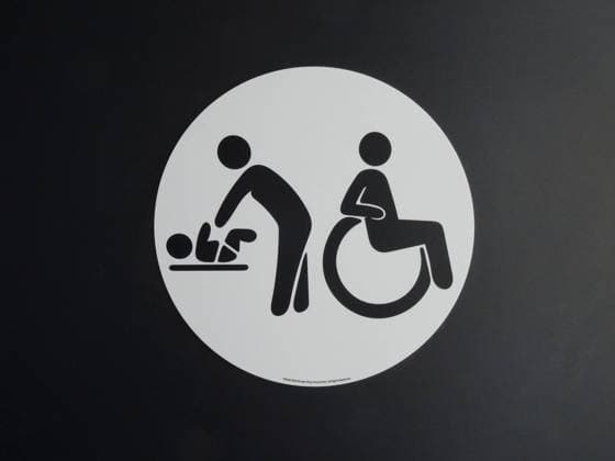 Foto Manuel Geisser 18.07.2023 Bild : Toilette fuer Kleinkinder und Behinderte *** Photo Manuel Geisser 18 07 2023 picture toilet for small children and disabled people