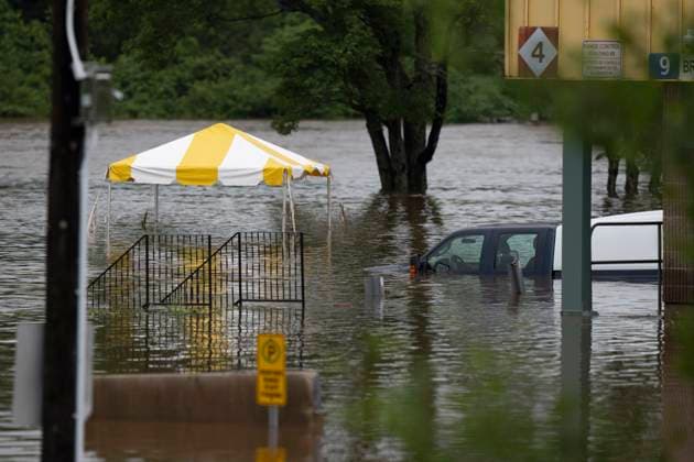 July 22, 2023, Halifax, NS, Canada: A truck is seen abandoned in floodwater following a major rain event in Halifax on Saturday, July 22, 2023. A long procession of intense thunderstorms have dumped record amounts of rain across a wide swath of Nova Scotia, causing flash flooding, road washouts and power outages. Halifax Canada  - ZUMAc35_ 20230722_zaf_c35_020 Copyright: xDarrenxCalabresex