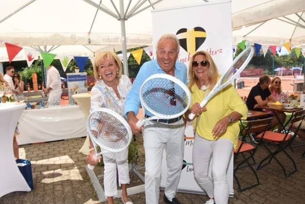 Margot Steinberg host Silja Steinberg hostess organizers Oberhaching Munich 23 07 2023 Sportpark Beutelstahl Oberhaching Munich Heart 3 Great Benefit Doubles Tournament Munich