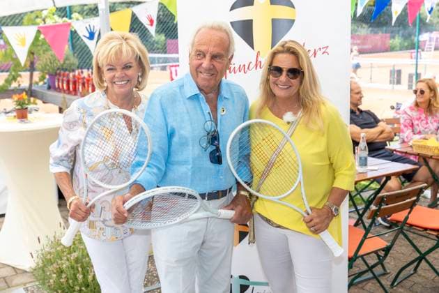 Günther Steinberg with wife Margot and daughter Silja Steinberg Charity Benefit Tennis Doubles Tournament for Munich Heart at Sportpark Beutelstahl in Munich Date 23 07 2023