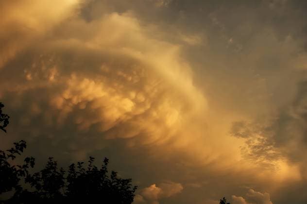 Creative Highlights World Sunset in the clouds beautiful view Moravany, South Moravian Region, Czechia R_WEWE230720-1218977-01