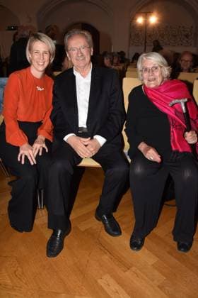 Katrin Habenschaden Mayor Christian Ude Lord Mayor a D Edith von Welser Ude Munich 25 07 2023 Marienplatz Old City Hall Dieter Hildebrandt Prize 2023 Award Munich