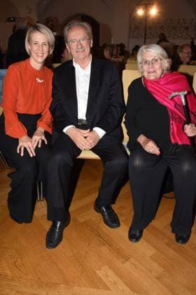 Katrin Habenschaden Mayor Christian Ude Lord Mayor a D Edith von Welser Ude Munich 25 07 2023 Marienplatz Old City Hall Dieter Hildebrandt Prize 2023 Award Munich