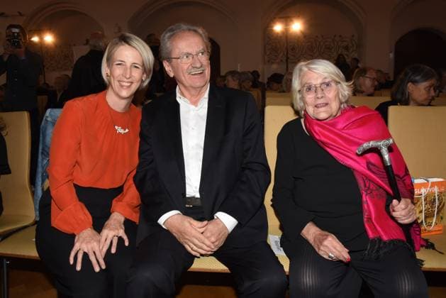 Katrin Habenschaden Mayor Christian Ude Lord Mayor a D Edith von Welser Ude Munich 25 07 2023 Marienplatz Old City Hall Dieter Hildebrandt Prize 2023 Award Munich