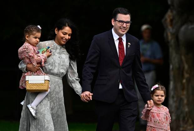 July 26, 2023, Ottawa, ON, Canada: Terry Beech and his family arrive for a cabinet swearing-in ceremony at Rideau Hall in Ottawa on Wednesday, July 26, 2023. Ottawa Canada  - ZUMAc35_ 20230726_zaf_c35_026 Copyright: xJustinxTangx