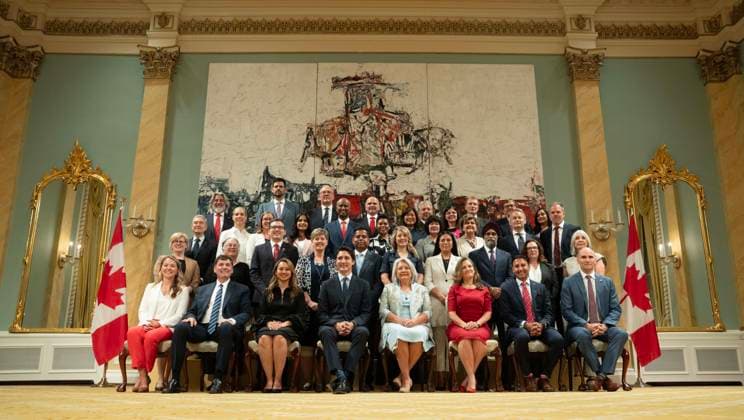 July 26, 2023, Ottawa, ON, Canada: Prime Minister Justin Trudeau and Governor-General Mary Simon pose for a group portrait with the Prime Minister s latest cabinet appointees during a cabinet swearing-in ceremony at Rideau Hall in Ottawa, Wednesday, July 26, 202. Ottawa Canada  - ZUMAc35_ 20230726_zaf_c35_160 Copyright: xAdrianxWyldx