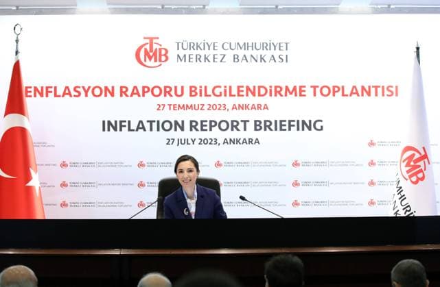 (230727) -- ANKARA, July 27, 2023 -- Hafize Gaye Erkan, T¨¹rkiye s central bank governor, speaks at an inflation report briefing in Ankara, T¨¹rkiye, on July 27, 2023. T¨¹rkiye s central bank revised its year-end inflation forecast to 58 percent, its governor said on Thursday. The bank s previous forecast in May was 22.3 percent. (Photo by Xinhua) T?RKIYE-ANKARA-CENTRAL BANK GOVERNOR-INFLATION FORECAST MustafaxKaya 
