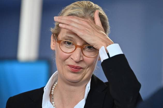 News Bilder des Tages Alice WEIDEL, Gestik,genervt, skeptisch, Einzelbild,angeschnittenes Einzelmotiv,Portraet,Portrait,Porträt. 14.Bundesparteitag der AfD Alternative fuer Deutschland am 28.07.2023 in der Messe Magdeburg Sven Simon Fotoagentur GmbH & Co. Pressefoto KG *** Alice WEIDEL, gesture, annoyed, skeptical, single picture, cut single motive, Portraet, Portrait,Portrait 14 federal party conference of the AfD alternative for Germany on 28 07 2023 in the fair Magdeburg Sven Simon photo agency GmbH Co Pressefoto KG princess Luise Str 41 4547