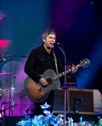 Entertainment Bilder des Tages Noel Gallagher™s High Flying Birds performing live at South Facing Festival, Crystal Palace, London on 28 July 2023 Noel Gallagher™s High Flying Birds performing live at South Facing Festival, Crystal Palace, London on 28 July 2023 Noel Gallagher, lead vocals, guitar Noel Gallagher s High Flying Birds are an English rock band formed in 2010 as the solo moniker of former Oasis songwriter, lead guitarist, and co-lead vocalist Noel Gallagher. Editorial Use only., Credit:Dafydd Owen Avalon United Kingdom, London, Crystal Palace Bowl  Copyright: xDafyddxOwenx xAvalonx 0792750832