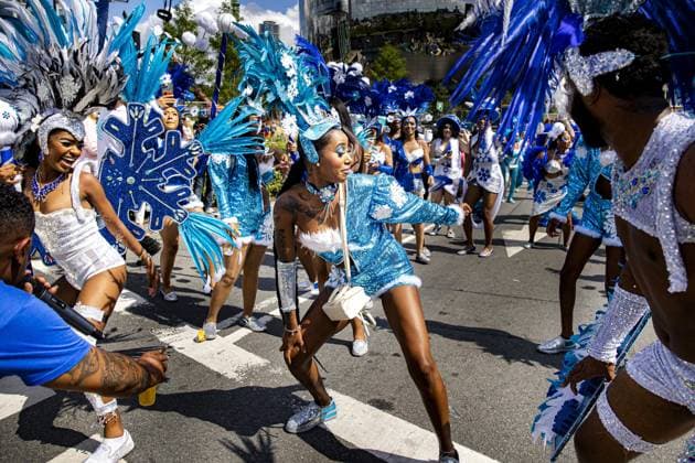 Bilder des Jahres 2023, Entertainment 07 Juli Entertainment Themen der Woche KW30 Entertainment Bilder des Tages ROTTERDAM - A colorful procession of dancers, musicians and floats travels through the city as part of the Summer Carnival. The Caribbean-style festival annually attracts several hundred thousand spectators from home and abroad. ANP RAMON VAN FLYMEN netherlands out - belgium out  Copyright: xx x474476159x originalFilename: 474476159.jpg