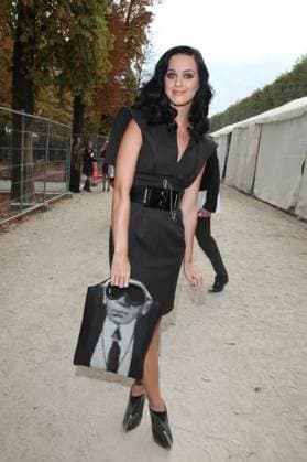 Celebs at Karl Lagerfeld Fashion Show - Paris Katy Perry attending the Karl Lagerfeld s Spring-Summer 2010 ready-to-wear collection show in Paris, France on October 4, 2009. Photo by Denis Guignebourg ABACAPRESS.COM Paris France  Copyright: xGuignebourgxDenis ABACAx 204099_002 GuignebourgxDenis ABACAx 204099_002 